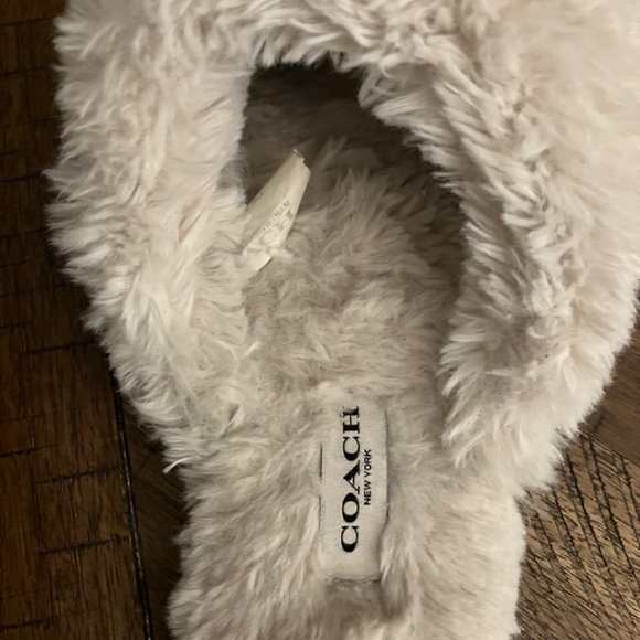 Authentic coach slippers size 8 - Picture 4 of 5